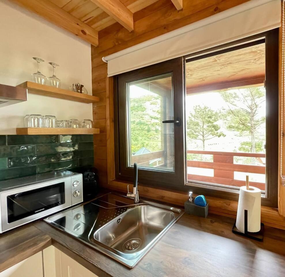 Hotel Mountain Eco Shelter 7 Funchal  Esterno foto